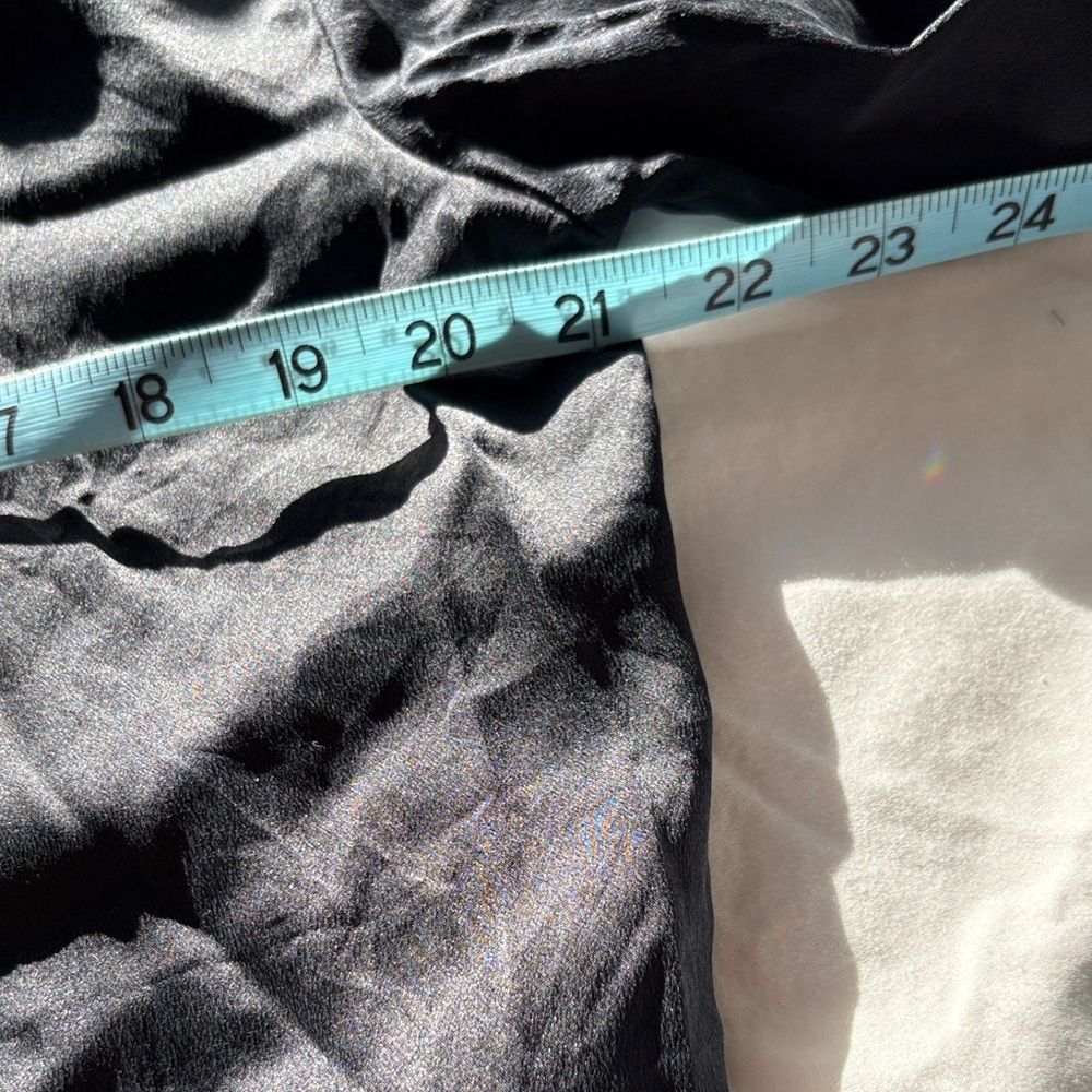 100% Silk Banana Republic Black Blouse Button Down Shirt Cuffed Sleeve Women’s L - Picture 8 of 11